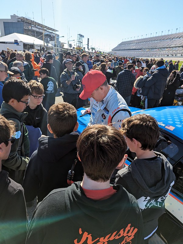 Mike Dayton signing autographs
